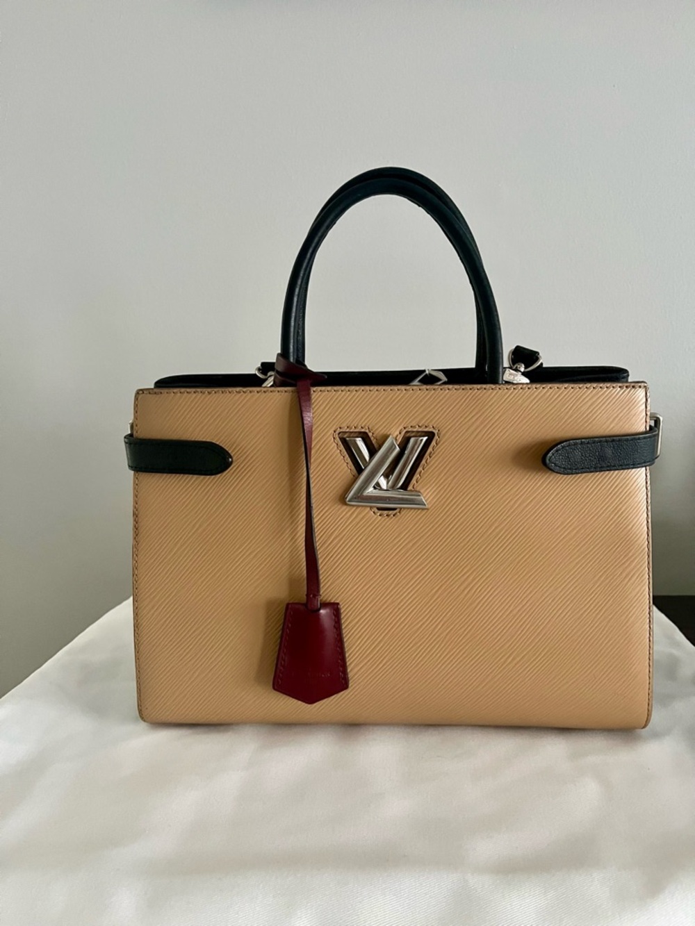 Authentic Louis Vuitton Twist Tote bag in Epi leather with Burgundy Tag
